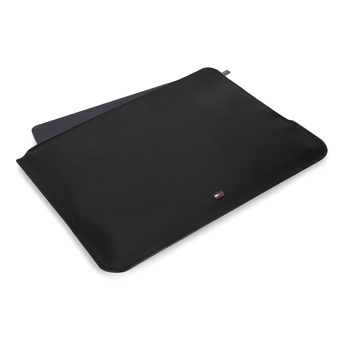 Premium Saffiano crosshatch leather texture on GIL laptop sleeve