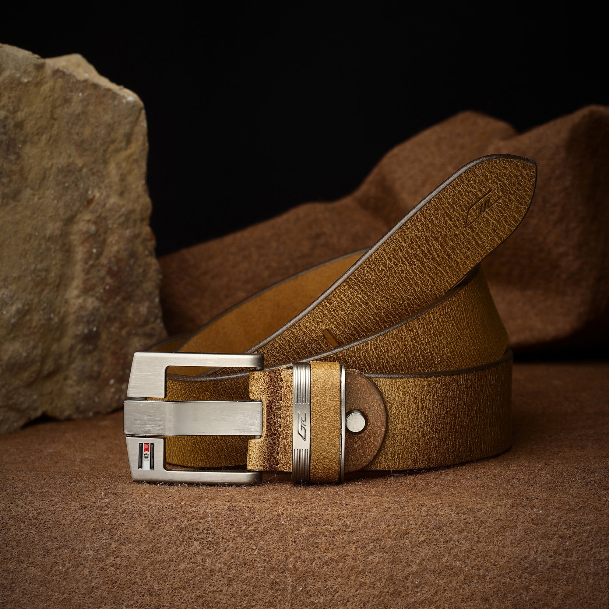 GIL Casual Men's Full-Grain Wrinkle-Free Leather Belt | Alaska